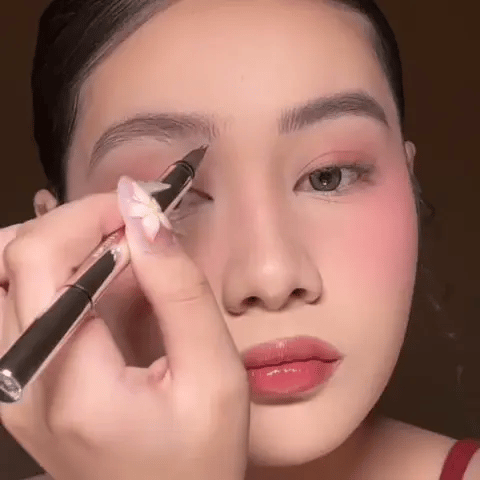 VYBE Microblading Etkili Eyeliner & Kaş Kalemi